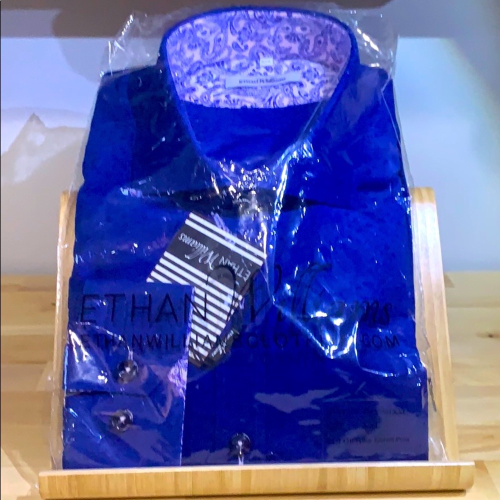 Ethan Williams blue ribbed print shirt